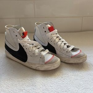 Nike Wmns Blazer Mid ‘77 Jumbo Swoosh White Black DQ1471-100 s 8.5